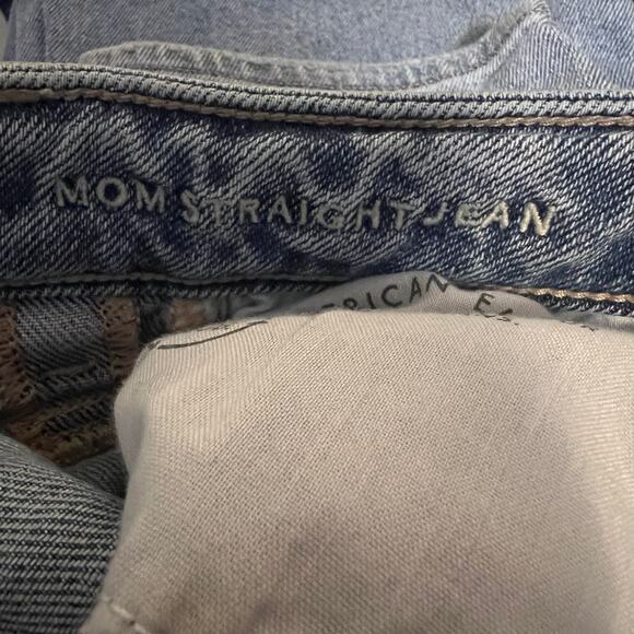 American Eagle Mom Straight Jeans Women’s Size 2 Light Wash High Rise - Picture 5 of 10